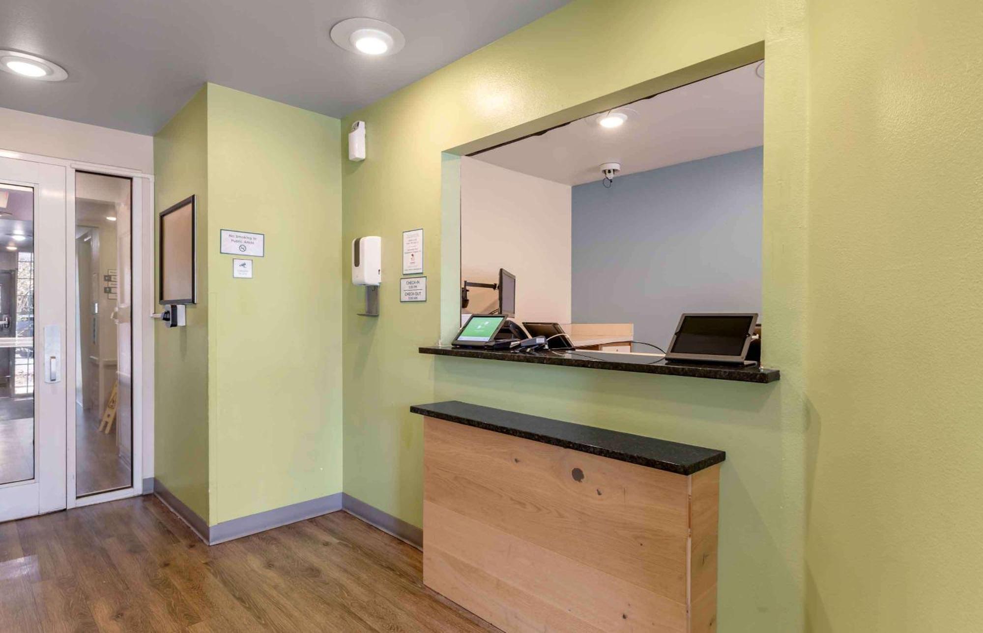 Extended Stay America Select Suites - Orlando - East Ngoại thất bức ảnh